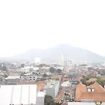 Convenient Studio Apartment At Harvard Jatinangor By Travelio